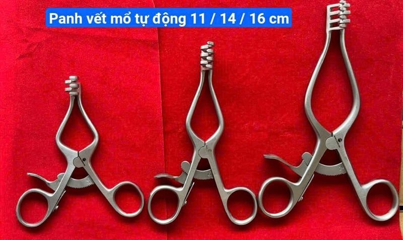 Panh mở vết mổ tự động