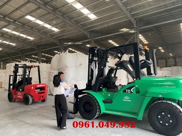 Xe nâng dầu 7 tấn