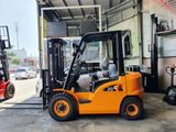  Xe Nâng Dầu 2 Tấn Mới 