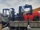  Xe Nâng Dầu 4.5 Tấn Mới 