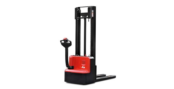  Xe nâng Pallet Staker 1 tấn 