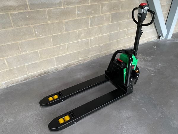  Xe Nâng Tay Điện Thấp 1.2 Tấn Dòng AMC1 