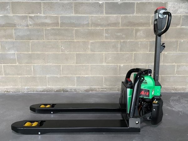  Xe Nâng Tay Điện Thấp 1.2 Tấn Dòng AMC1 