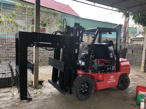  Bộ công tác kẹp gạch – Sản phẩm tiện dụng trong nhà máy gạch 