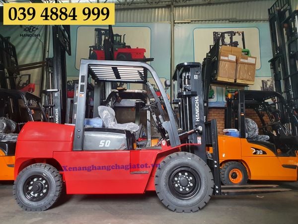  Xe Nâng Dầu 5 Tấn Mới 