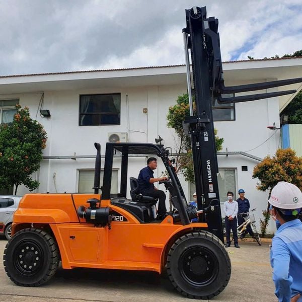 xe nâng dầu 12 tấn dòng X Hangcha