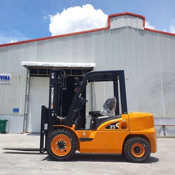 Xe nâng dầu 3.5 tấn