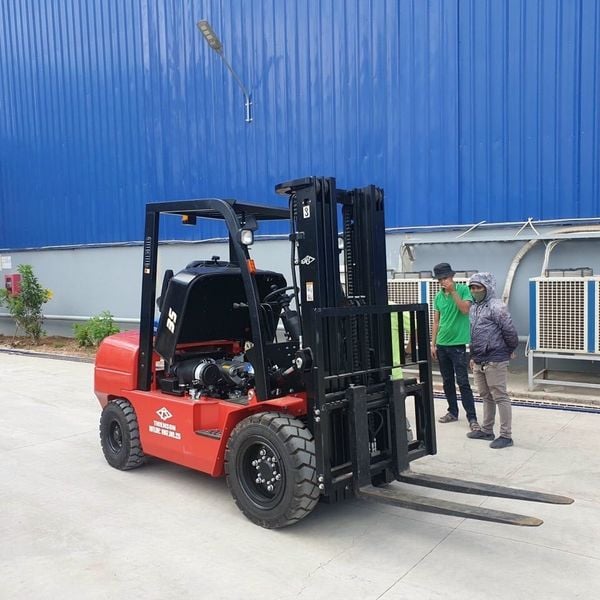 xe nâng dầu 3.5 tấn