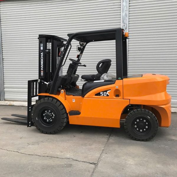Xe nâng dầu 5 tấn Hangcha