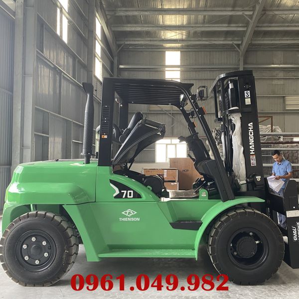 Xe nâng dầu 7 tấn