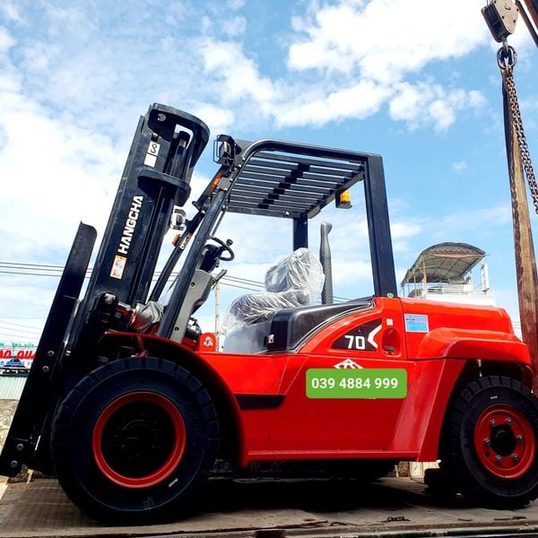 Xe nâng dầu 7 tấn