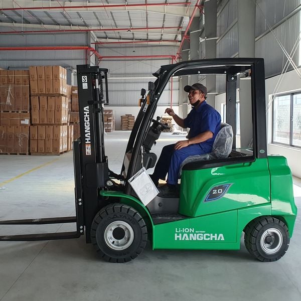 Xe nâng điện Lithium 2 tấn