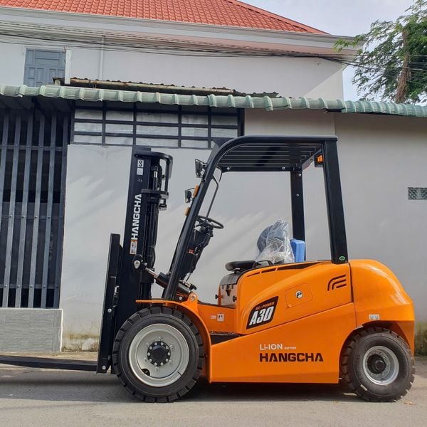 Xe nâng điện Lithium 3 tấn