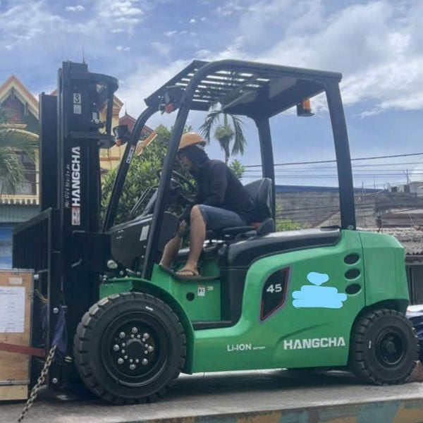 Xe nâng điện Lithium 4.5 tấn