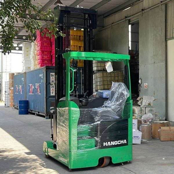 Xe nâng điện Lithium Reach Truck ngồi lái