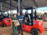  Xe Nâng Dầu 2.5 Tấn Mới 