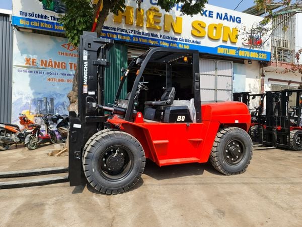  Xe Nâng Dầu 8 Tấn Mới 