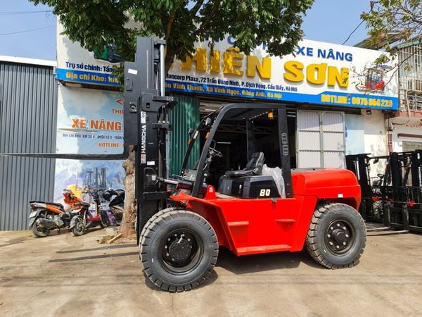  Xe Nâng Dầu 8 Tấn Mới 