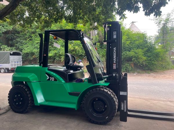  Xe Nâng Dầu 7 Tấn Mới 