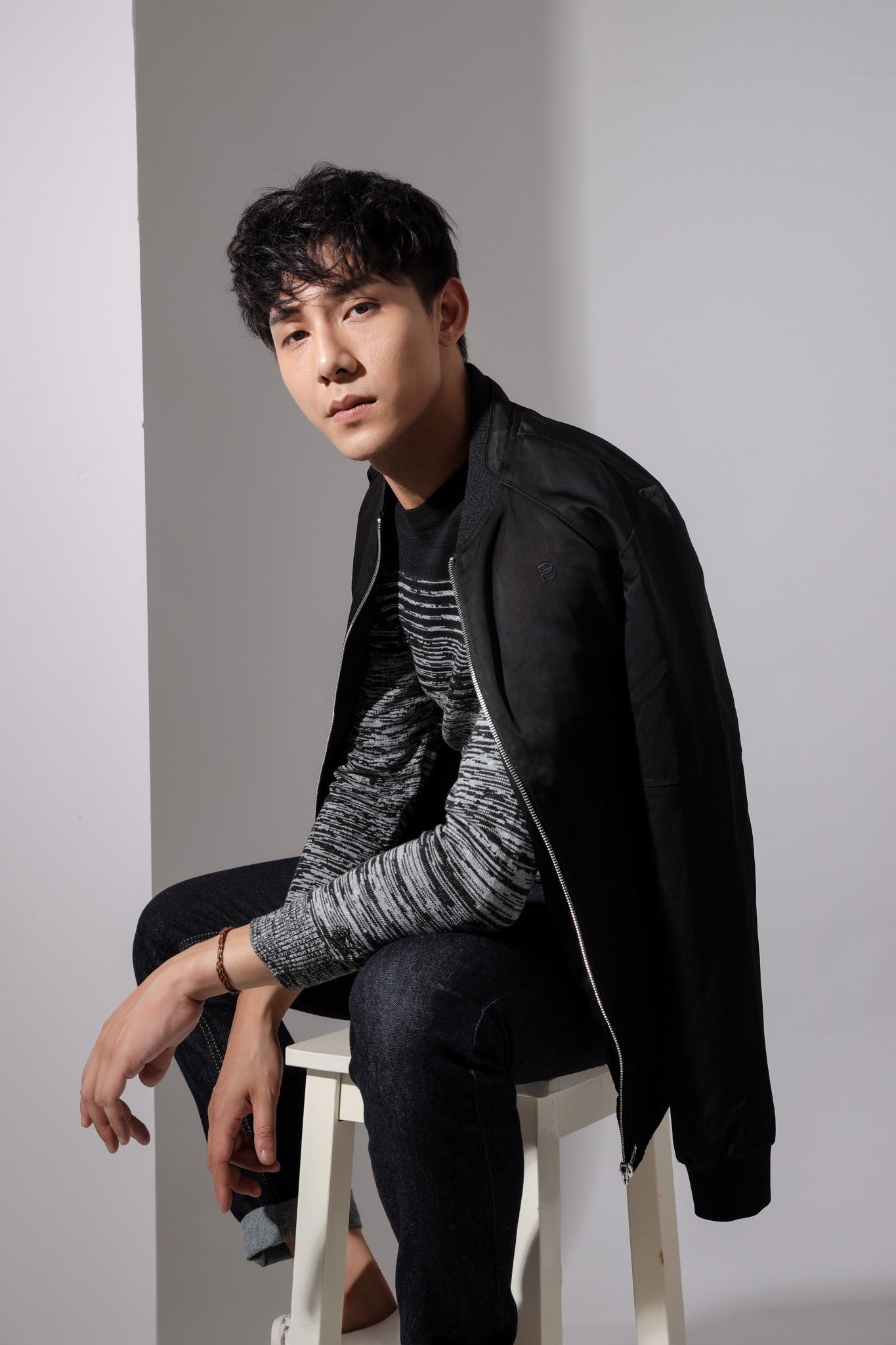 Áo gió 2 lớp thiết kế màu đen