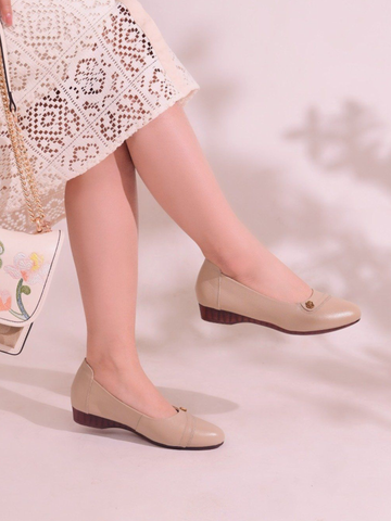 Giày da dê xuồng 2.5cm mũi thon hoa trà vàng 1030