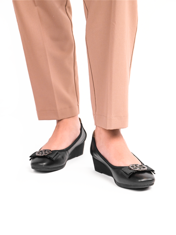 Giày đế xuồng nữ mũi nơ logo kim loại 285ICA2107102