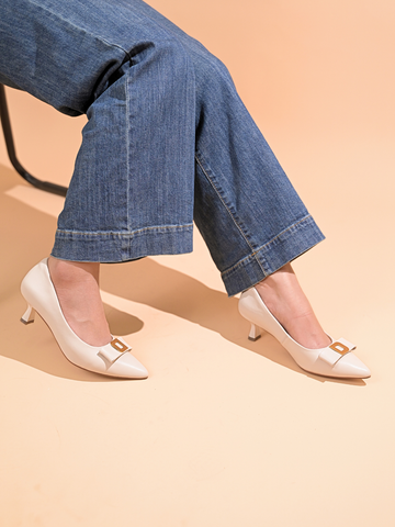 Giày da dê 6cm mũi nhọn nơ khuy chữ D vàng AN6917