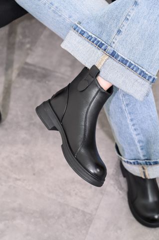 Boot nữ da dê 3.5cm mũi tròn trơn khóa sau hai bên đai KATE 53108