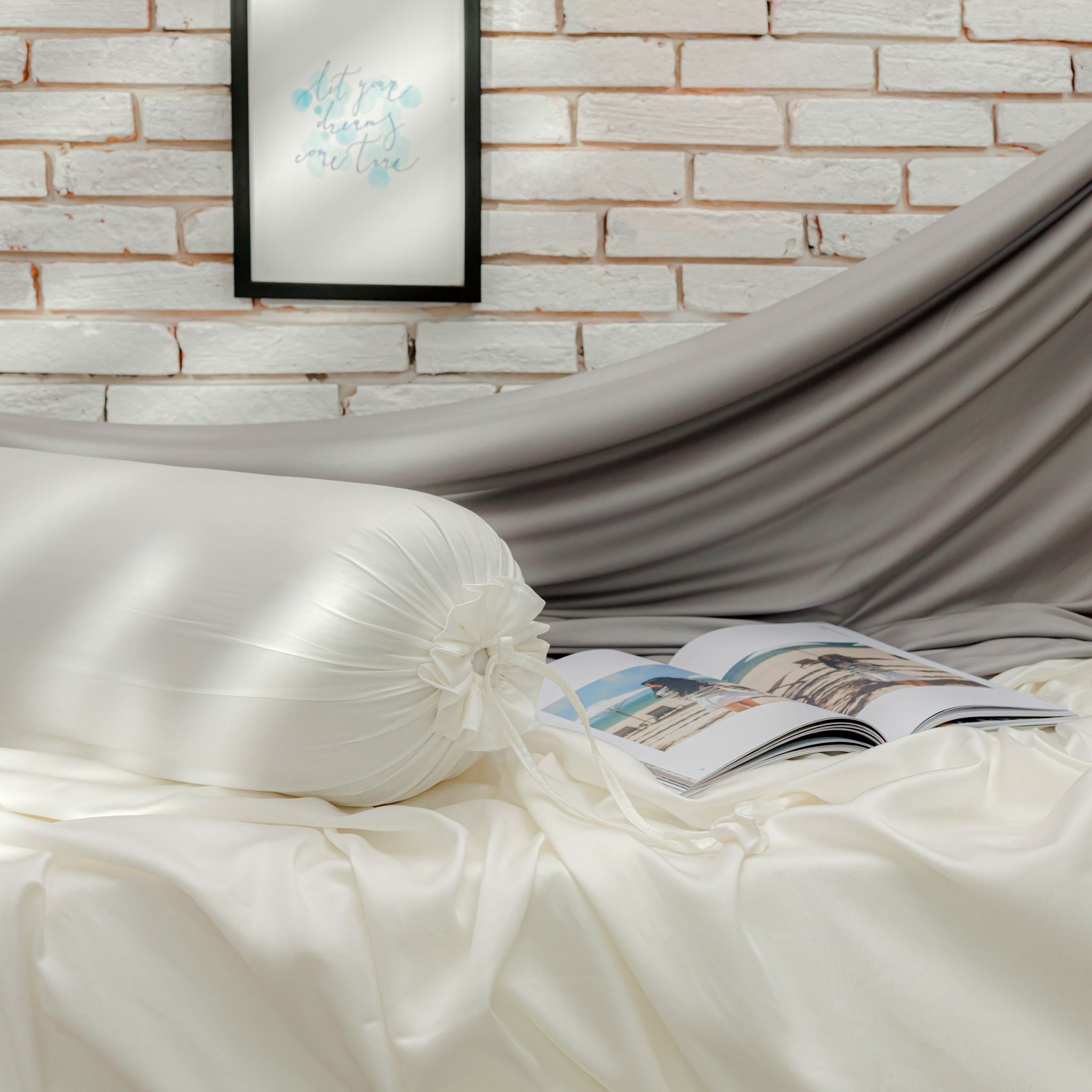  Vỏ Gối Ôm (x1) Gòn Bedding Lụa Tencel Satin 60s Trắng Sữa 