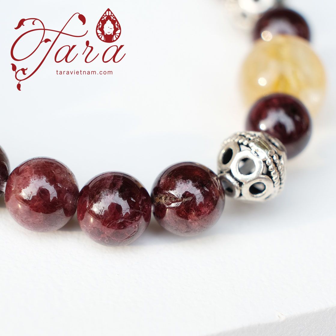  Vòng Garnet và Thạch Anh Tóc Vàng Ưu Đãi 