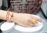  Vòng tay đá Đào hoa mài giác mix Charm Mèo Thần Tài Vàng 24K 
