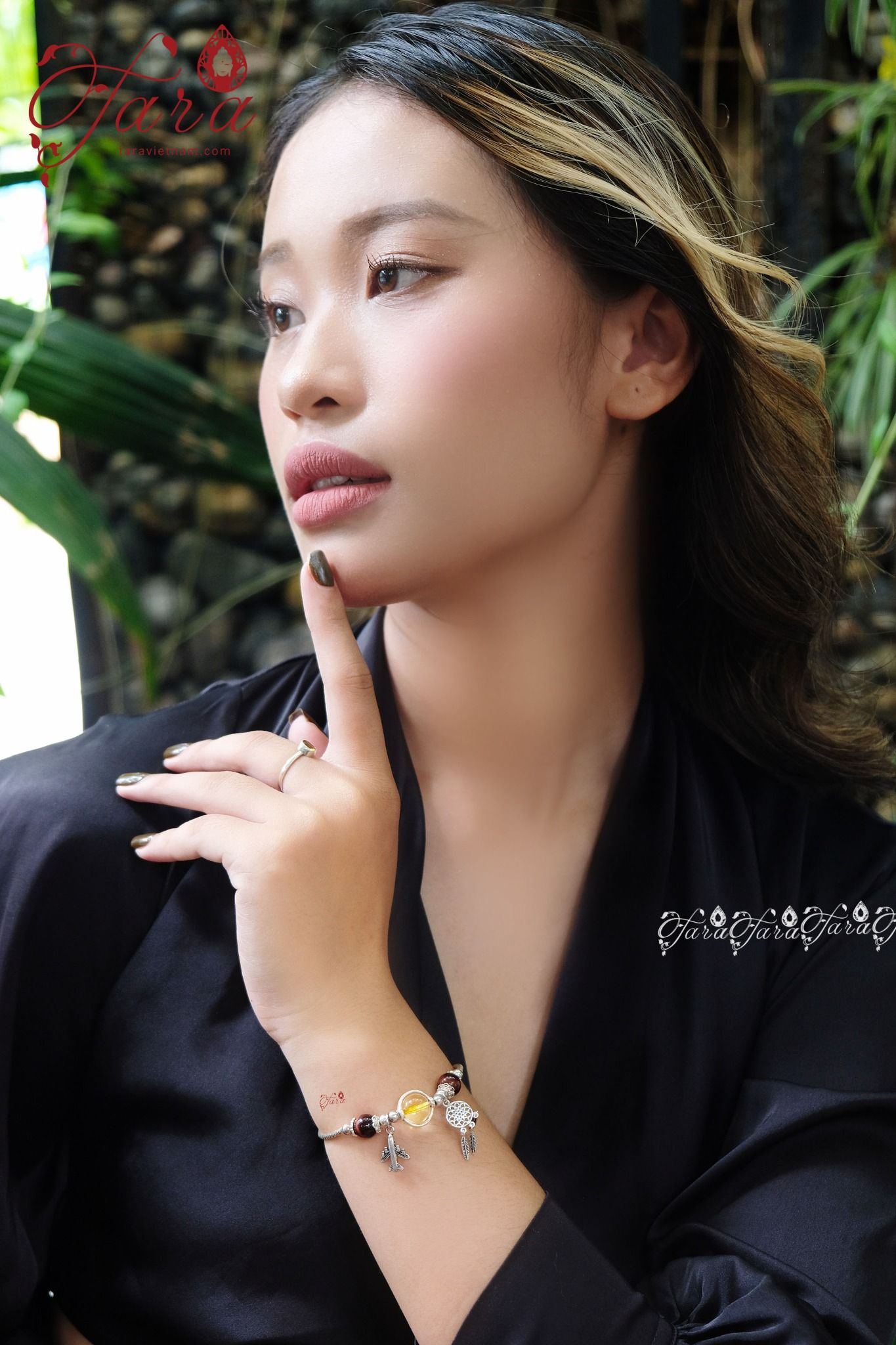  Vòng San Hô và Mắt Hổ 