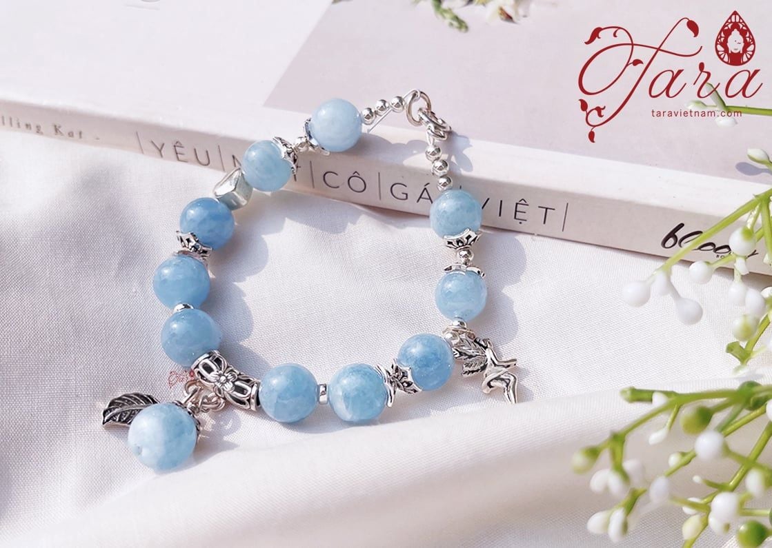  Vòng tay đá Aquamarine kết hợp charm bạc xinh yêu 