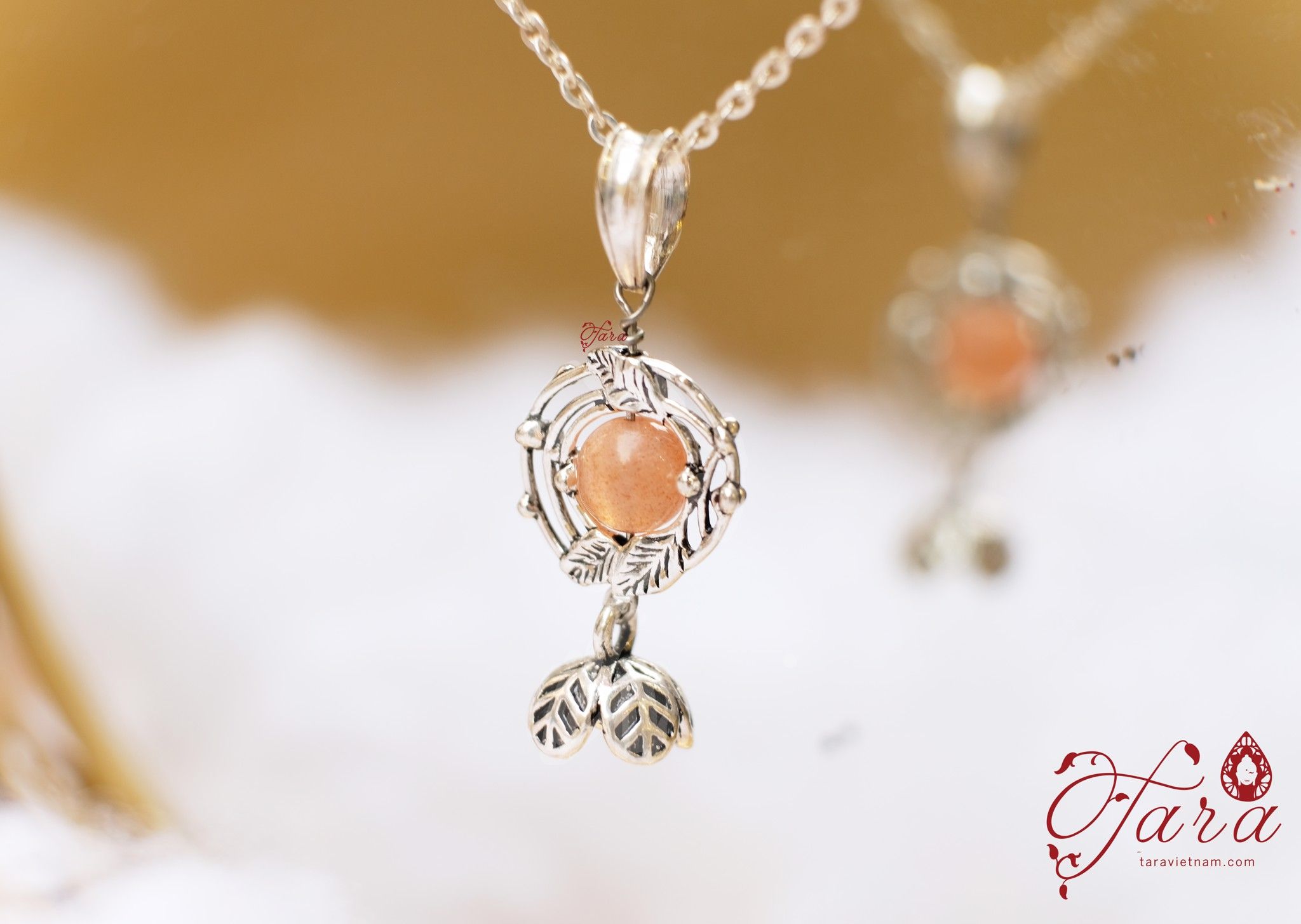  Mặt dây chuyền đá Sunstone xinh xắn 