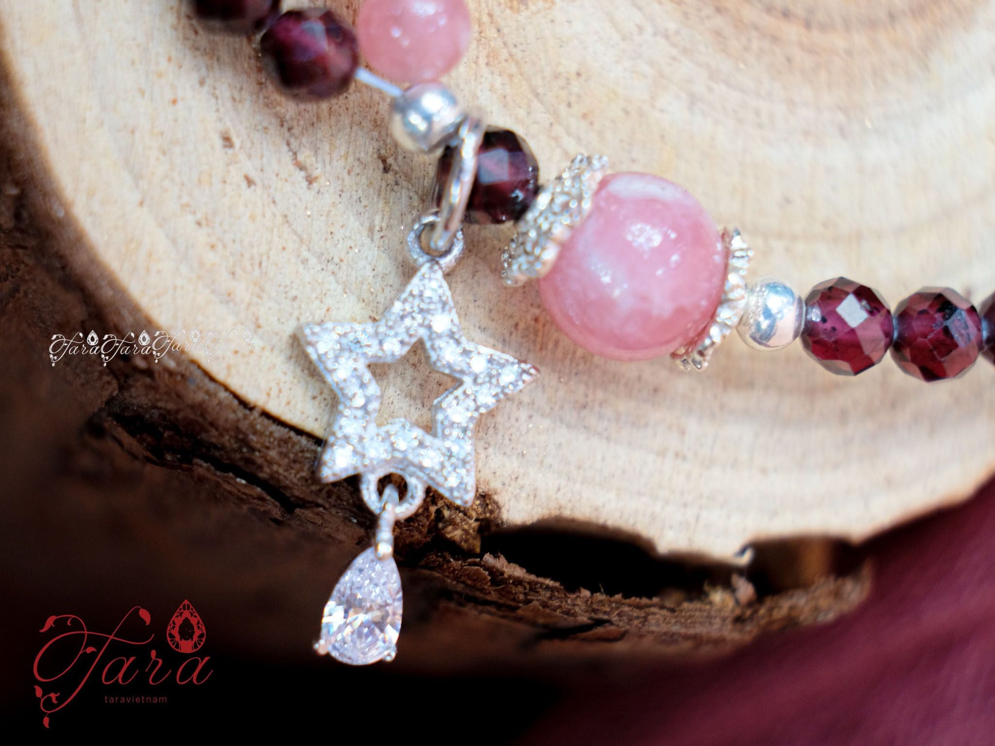  Vòng Đào Hoa và Garnet mix Charm Thạch Anh Hồng 