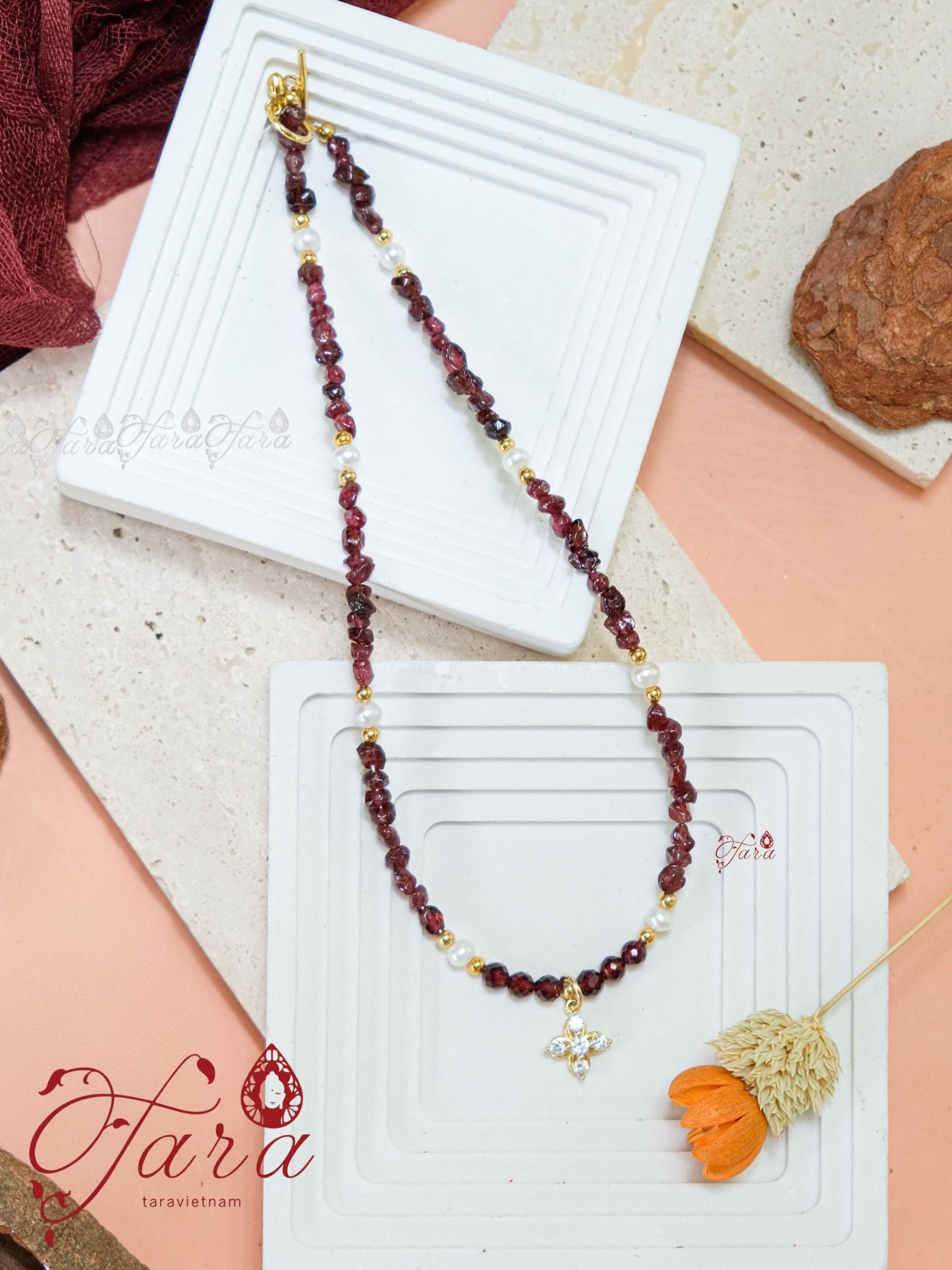  Dây Chuyền Garnet và Ngọc Trai 