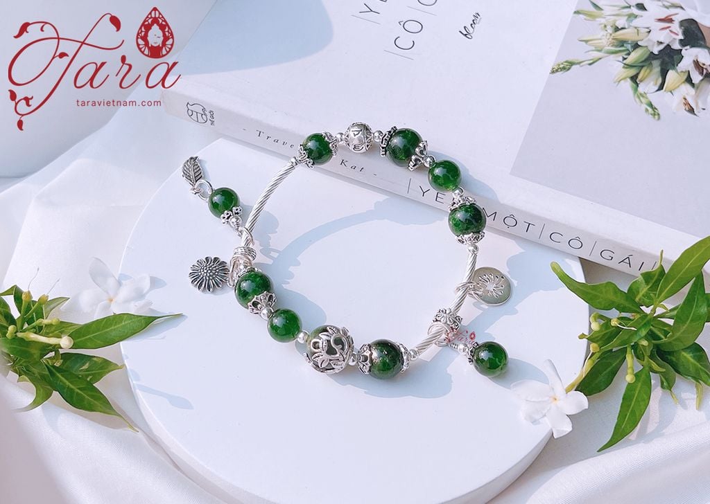  Vòng đá Diopside cao cấp, sắc xanh sâu thẳm mix charm bạc 925 cao cấp 