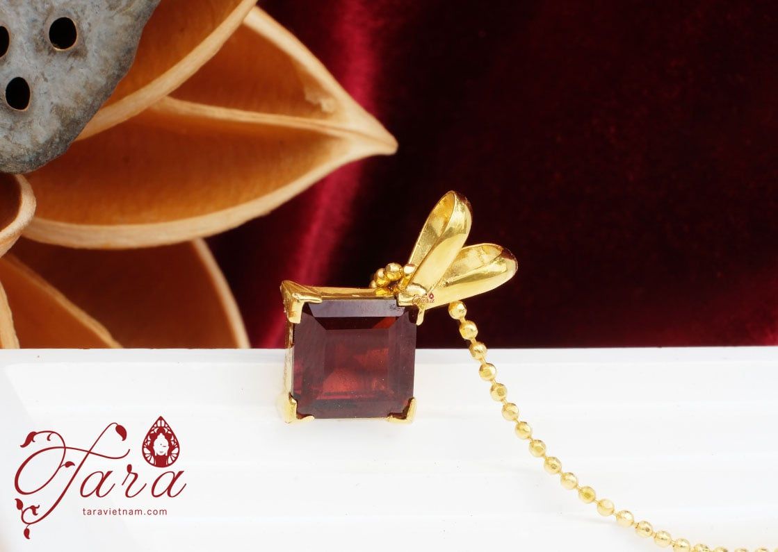  Mặt Dây Chuyền Garnet Vàng 