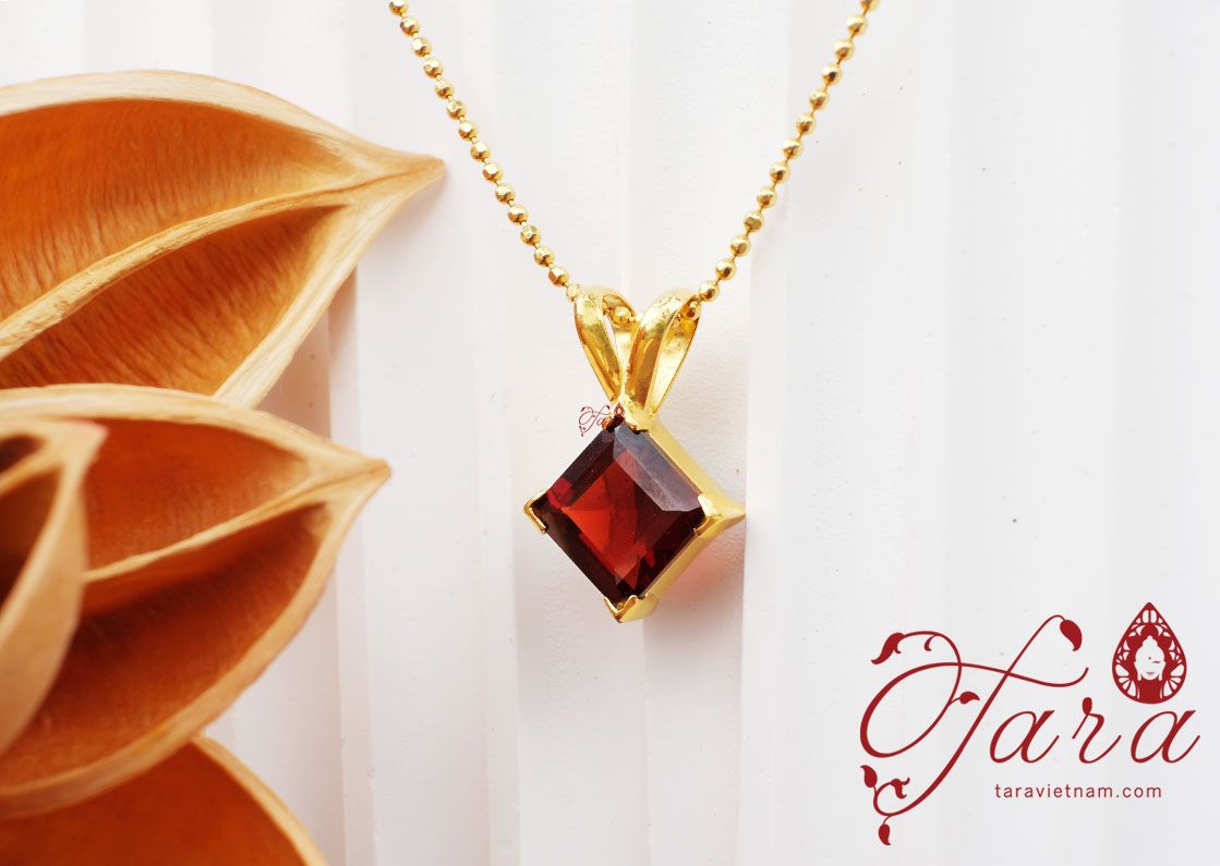  Mặt Dây Chuyền Garnet Vàng 