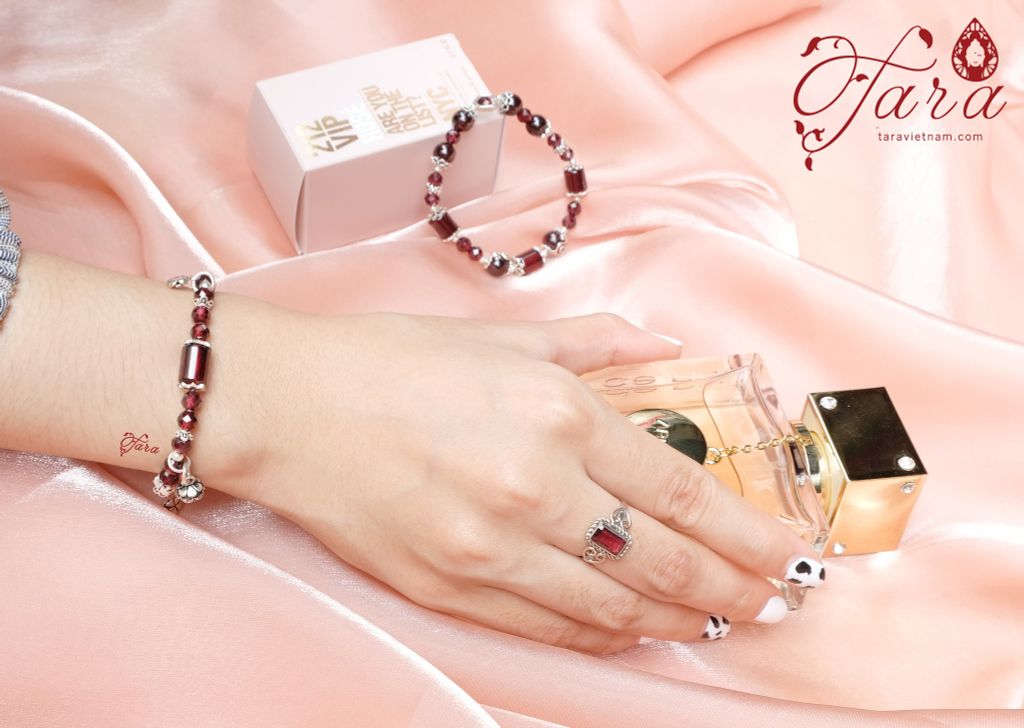  Lắc Garnet mài giác lấp lánh mix Charm bạc cao cấp 