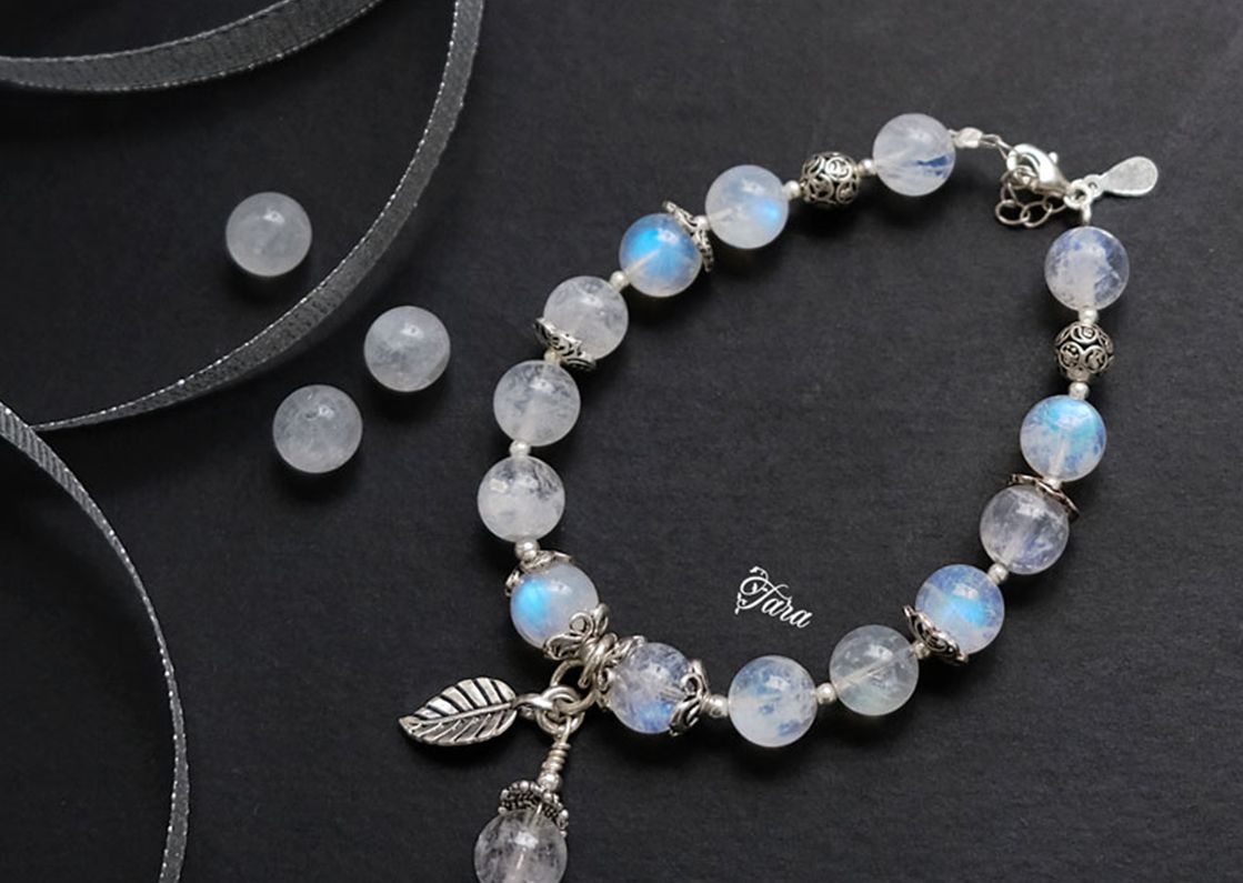  Vòng tay Moonstone mix Charm và Khoá Bạc 925 