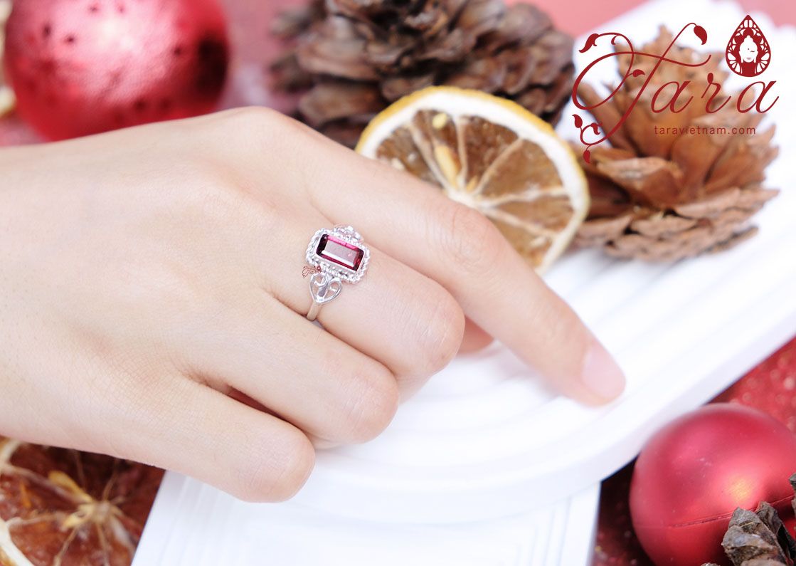  Nhẫn Tourmaline Sang Trọng 