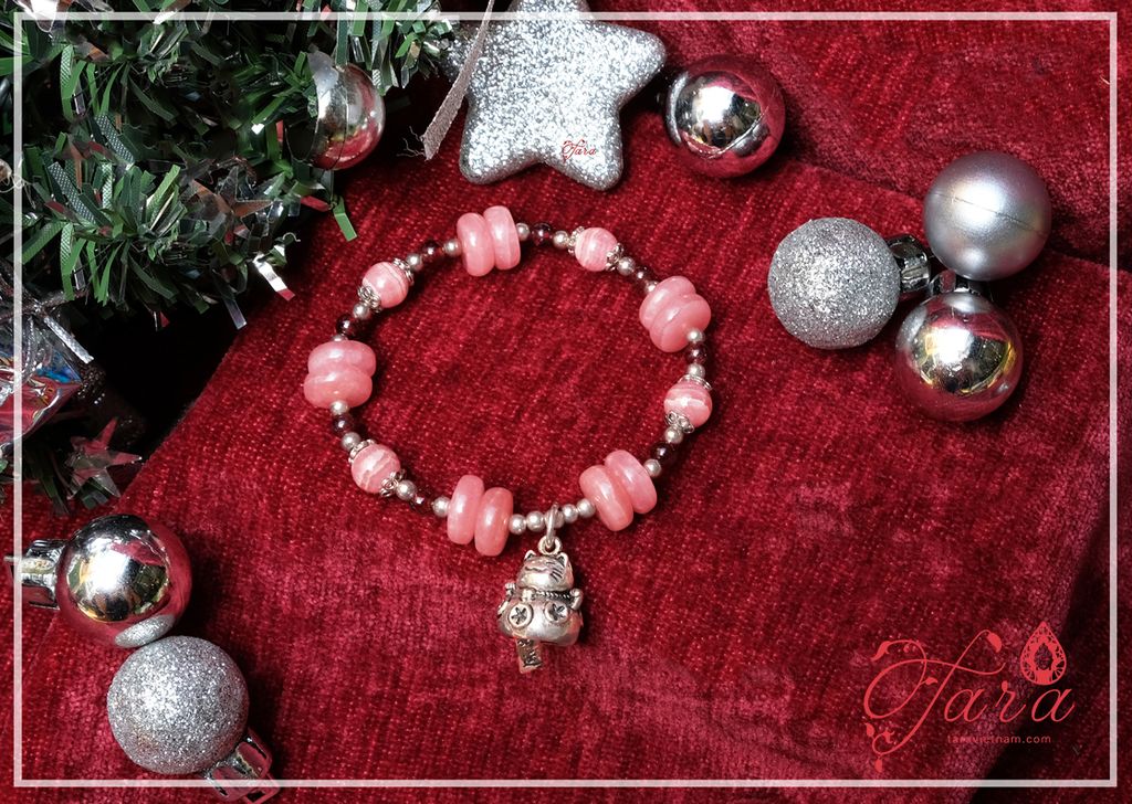  Vòng tay đá Đào Hoa mix Garnet và Charm Mèo Thần Tài Bạc 925- BỘ SƯU TẬP NOEL 