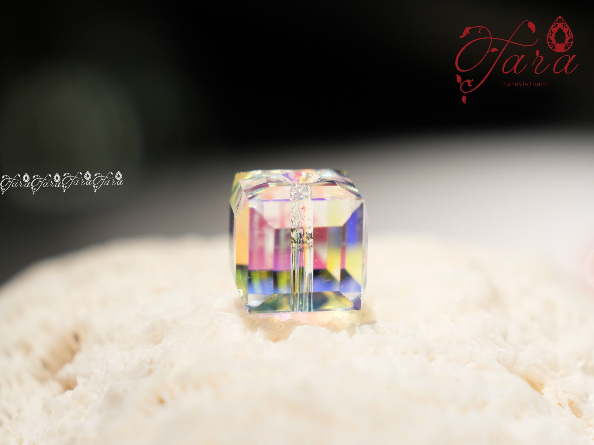  Vòng Hắc Nguyệt Quang và Pha Lê 