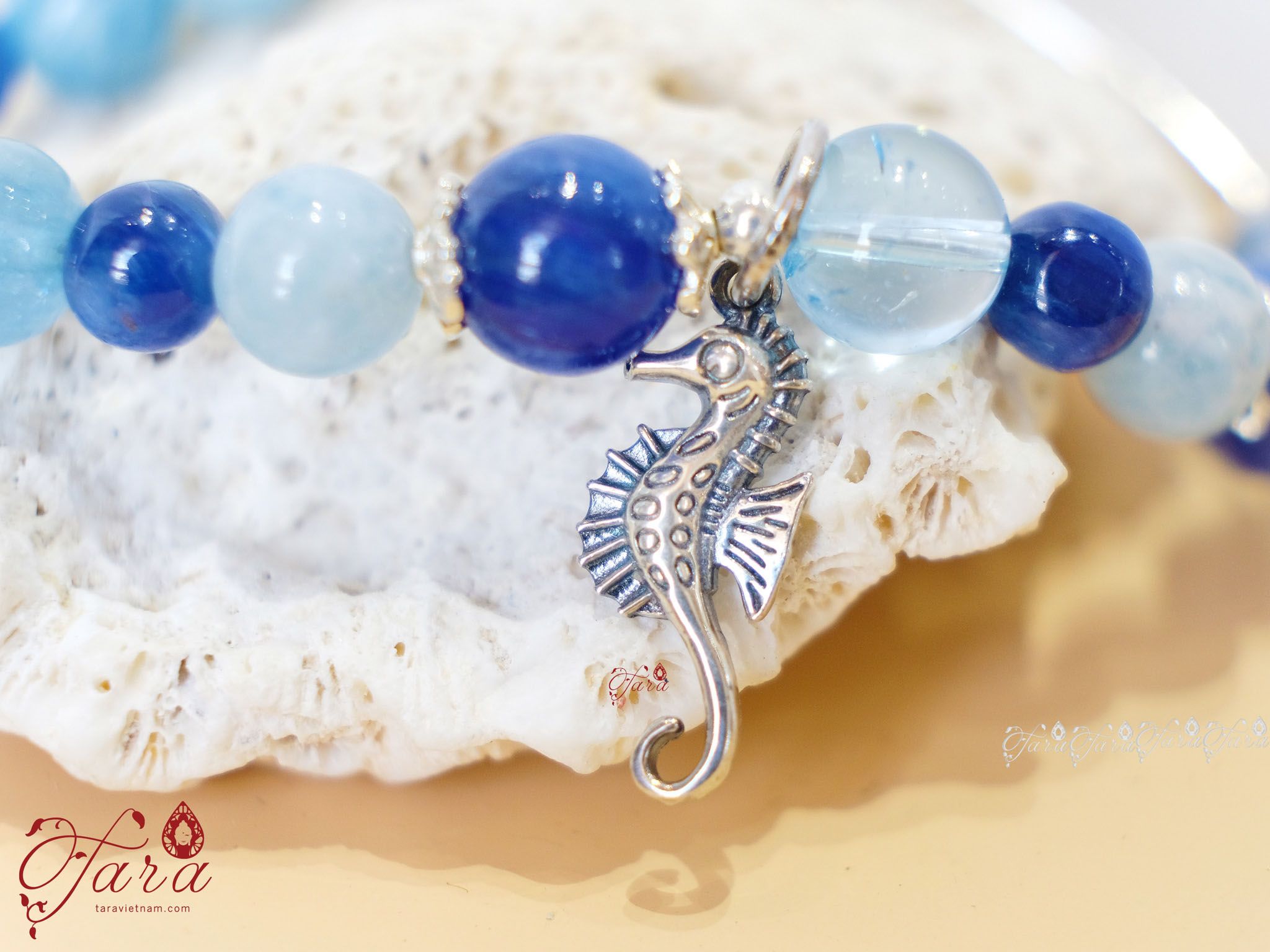  Vòng Aquamarine và Kyanite 