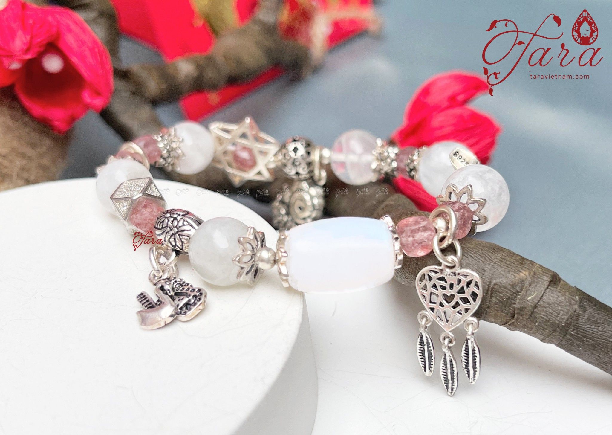  Vòng tay Thạch anh dâu mix Moonstone và charm bạc Thái 925 cao cấp 