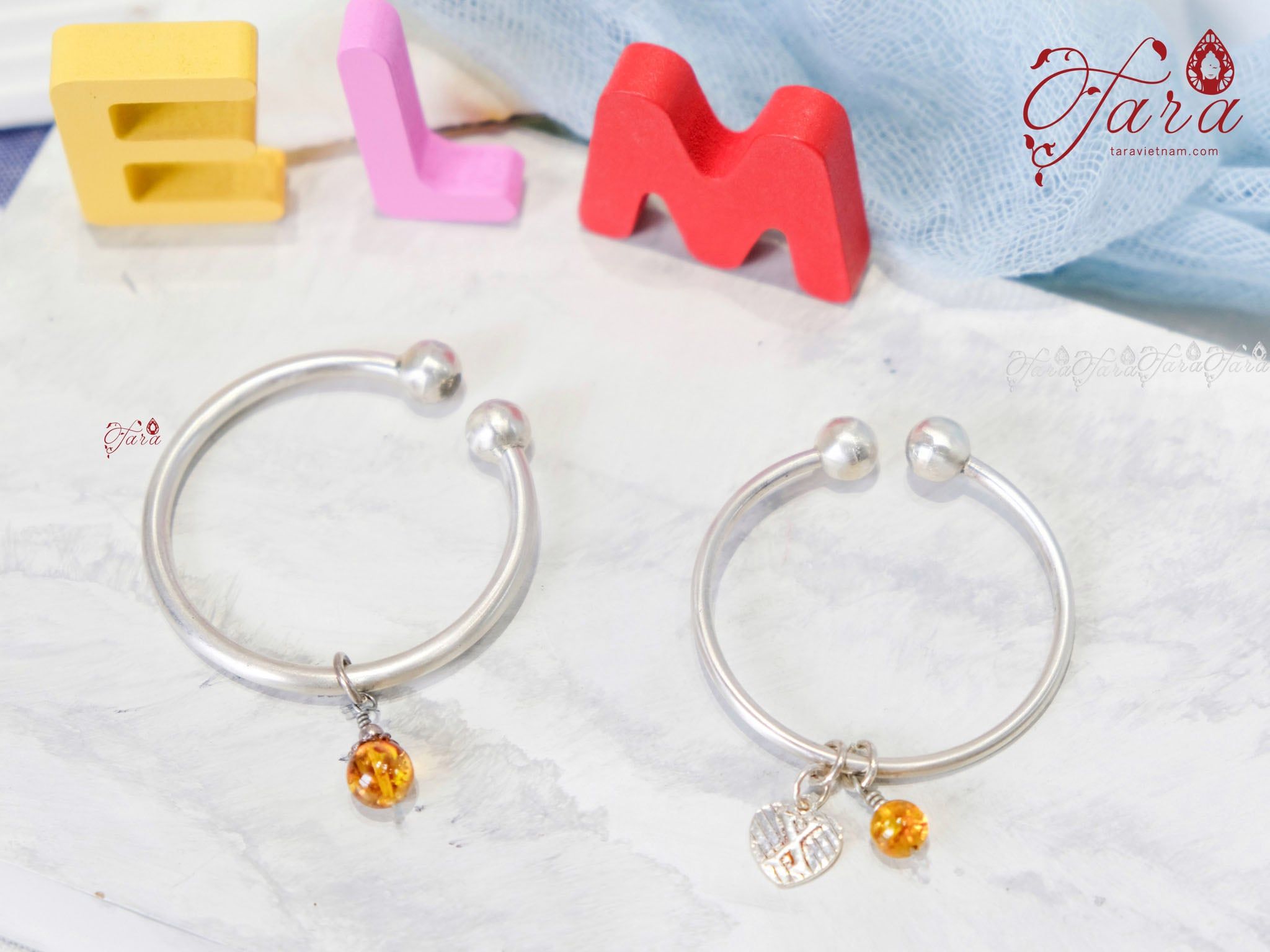  Lắc bạc Hổ Phách mix charm khắc tên 