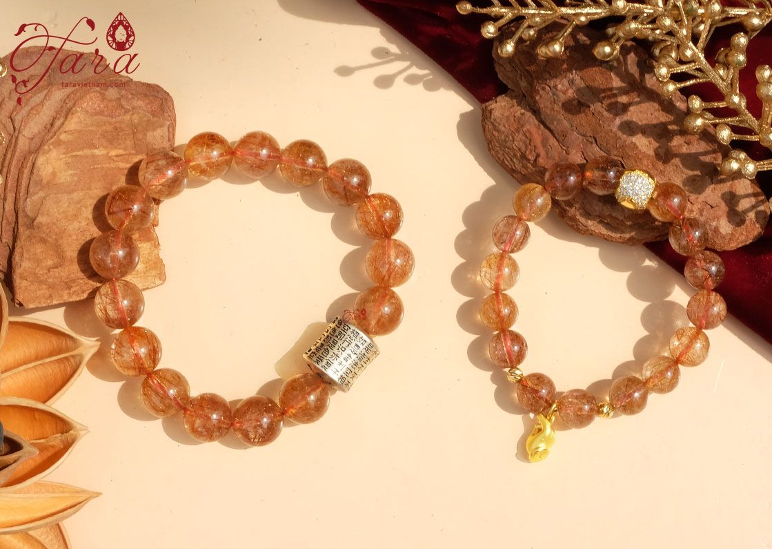  Vòng Thạch Anh Tóc Đỏ Tài Lộc mix Charm Vàng 