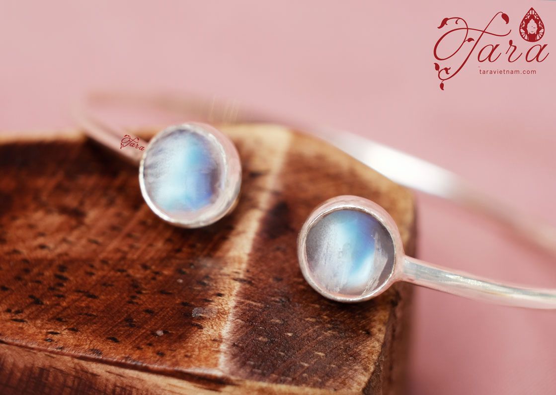  Kiềng bạc đá Moonstone phong cách tối giản 