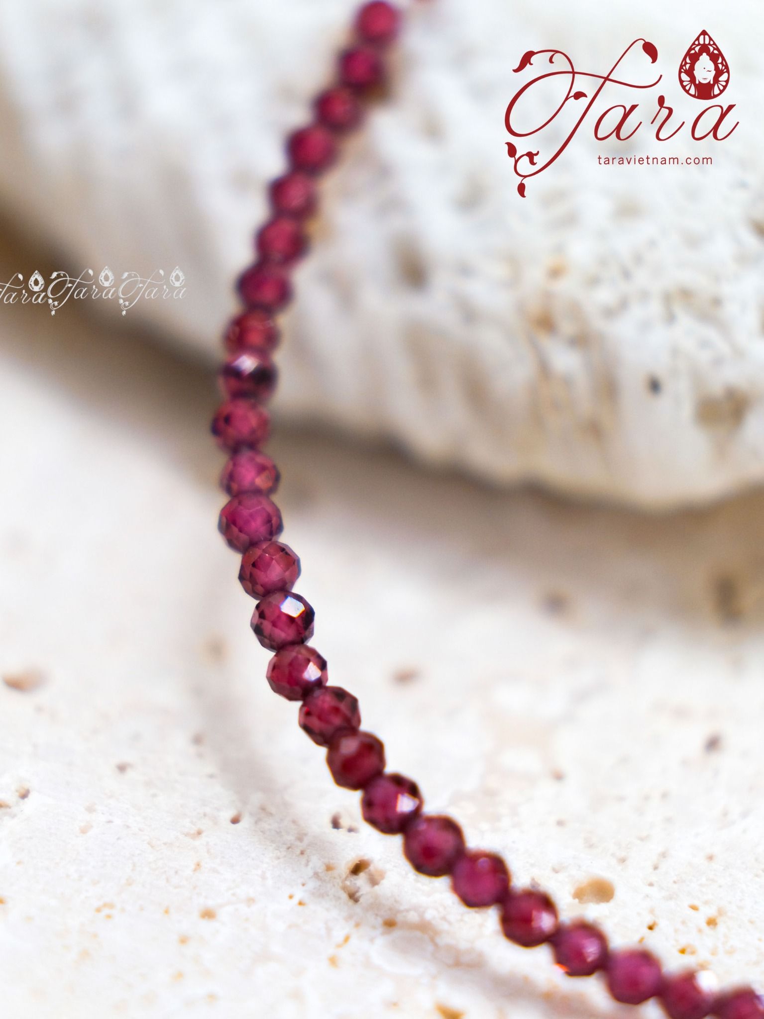  Vòng Mài Giác Garnet/ Obsidian 